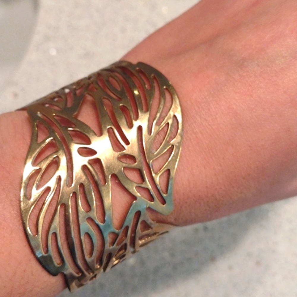 Fashion floral bracelet